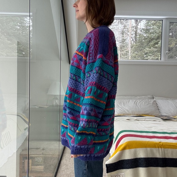 Vintage Vibrant Patterned Sweater - Picture 5 of 15
